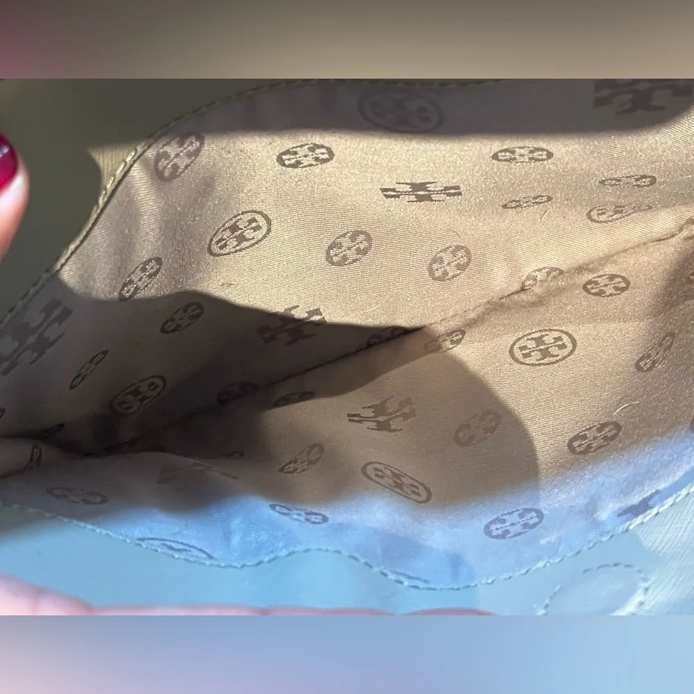 Tory Burch Robinson Small Zip Leather Tote - Picture 14 of 17